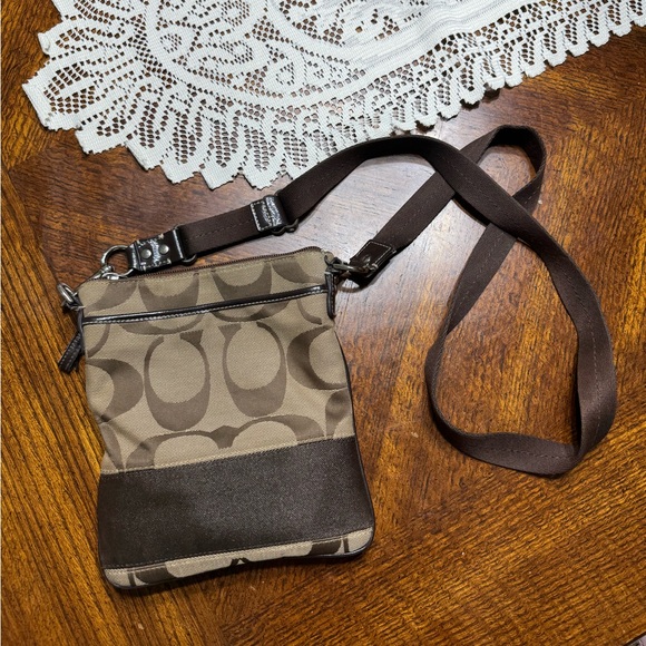 Coach Purse - Picture 4 of 4